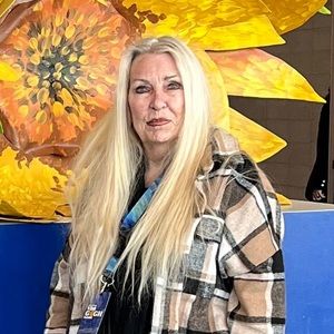 Meet your Posher, Joyce